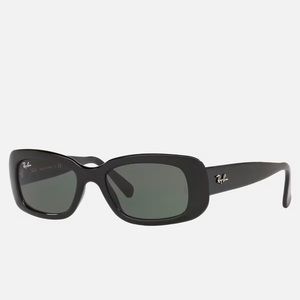 Ray-Ban RB4122 Polished Black Frame w/ Green Lenses